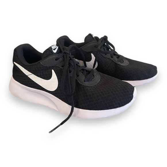 Nike Womens Black/White-Barely Volt Size 5.5 Tanjun Sneakers - Picture 1 of 5